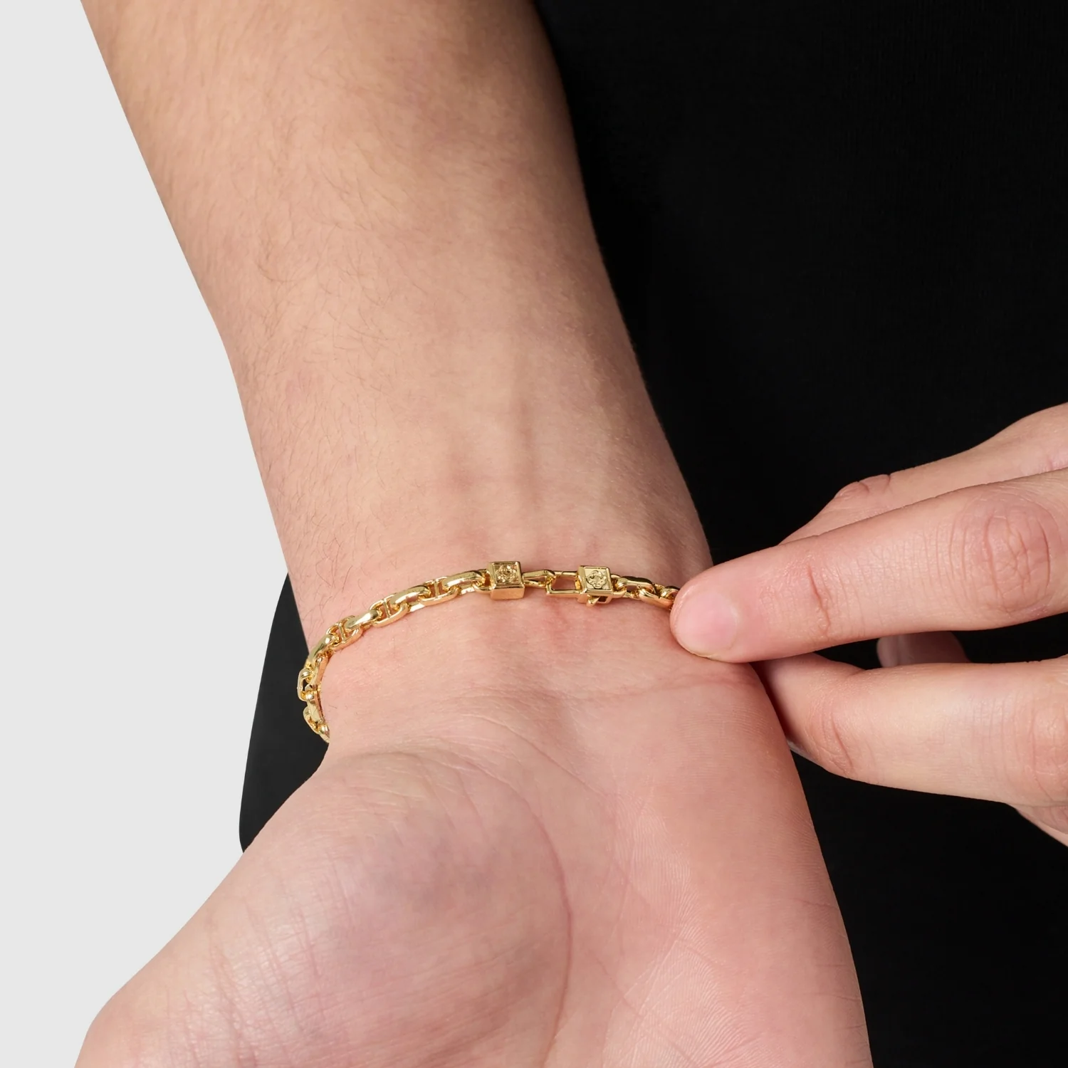 CD Anchor Link Bracelet (Gold) - Image 7