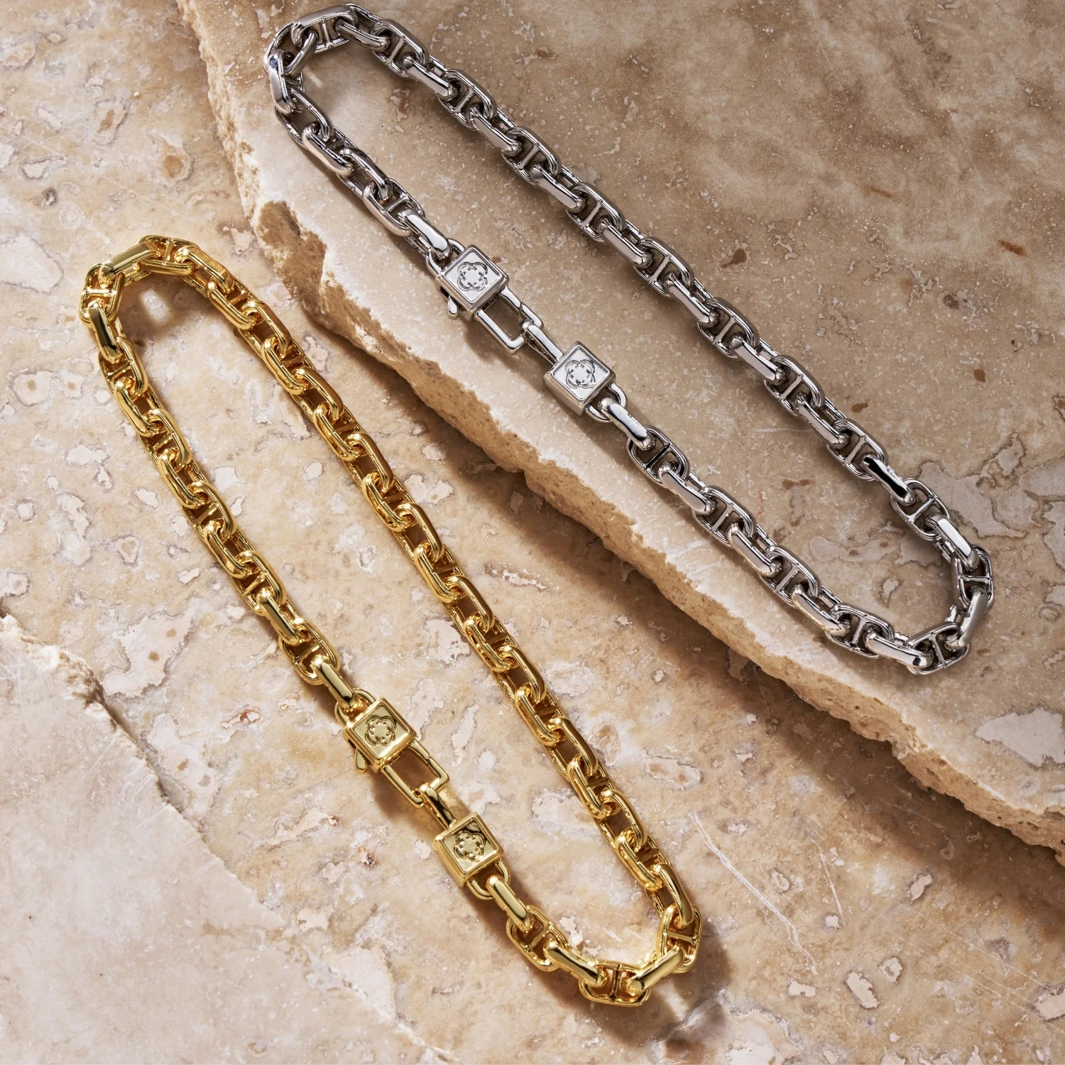 CD Anchor Link Bracelet (Gold) - Image 6