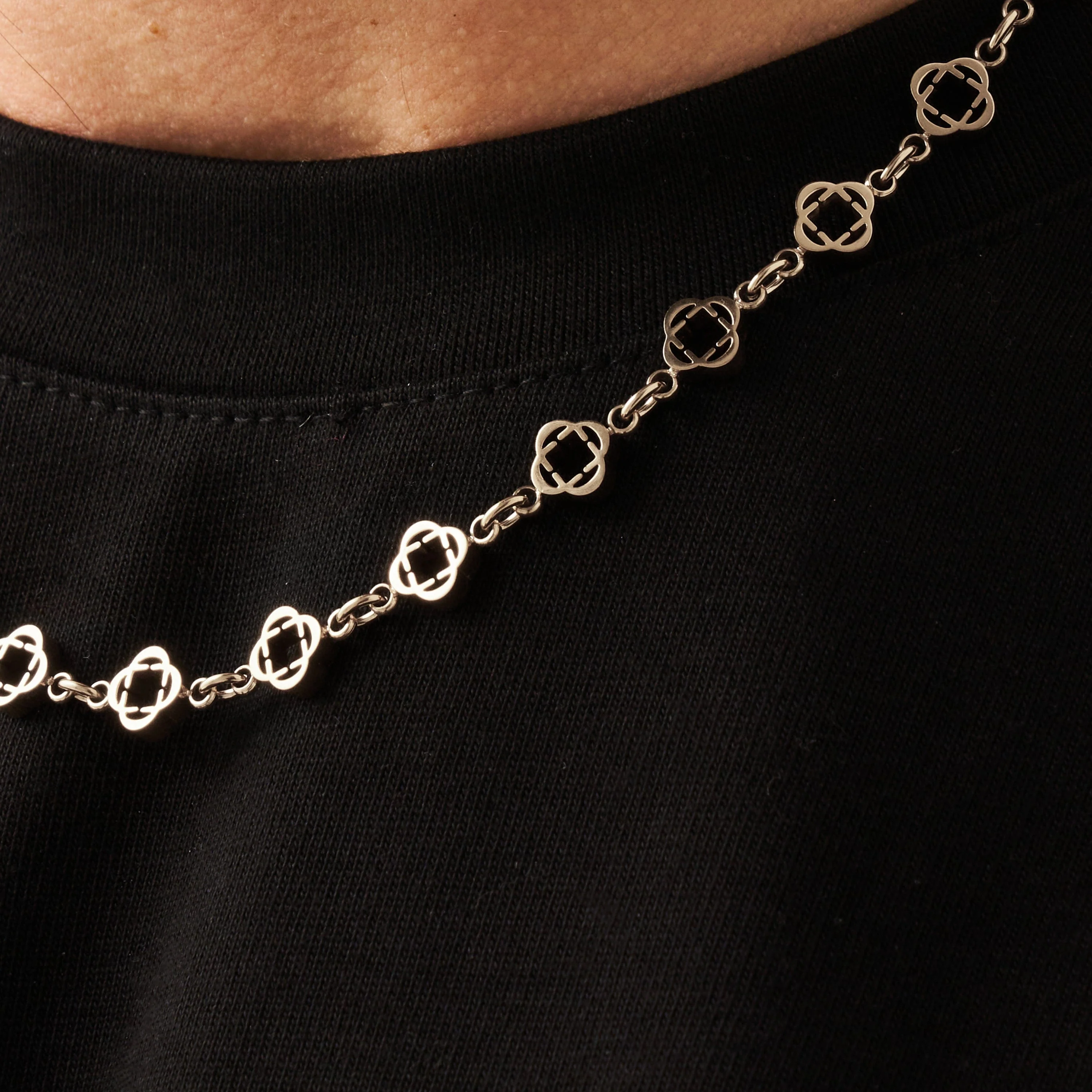 Clover Link Necklace (Silver) - Image 4