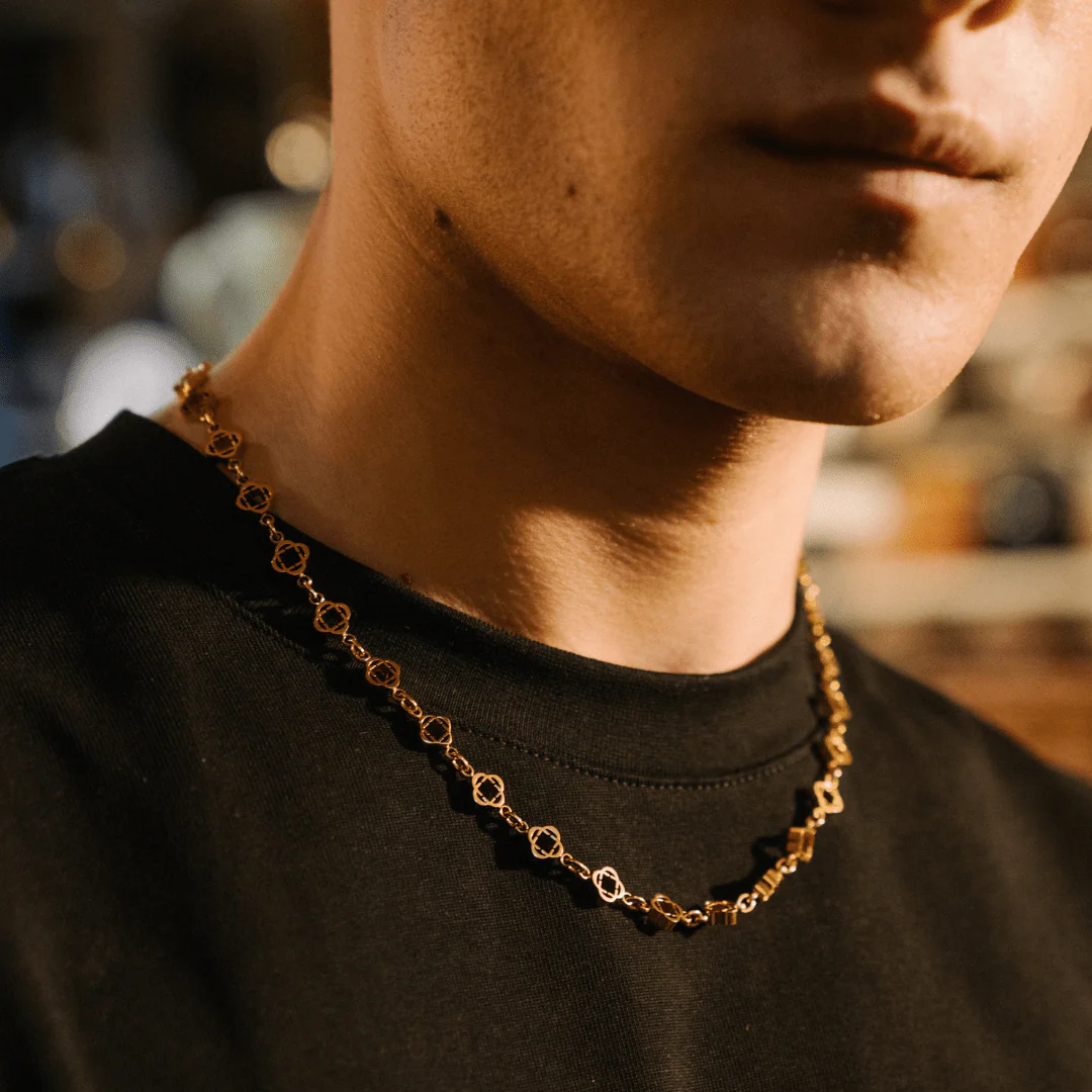Clover Link Necklace (Gold) - Image 6