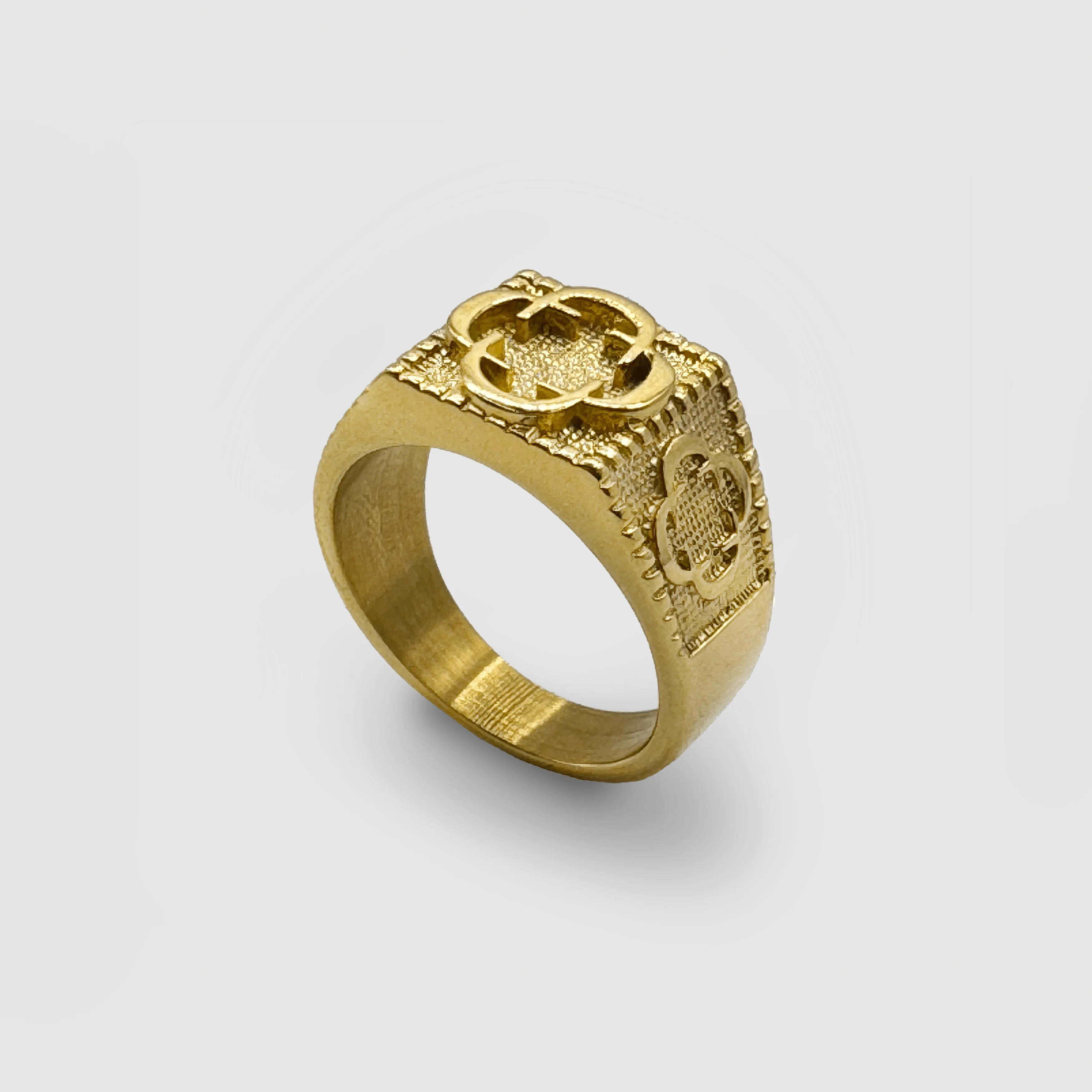 Clover Sovereign Ring (Gold) - Image 7