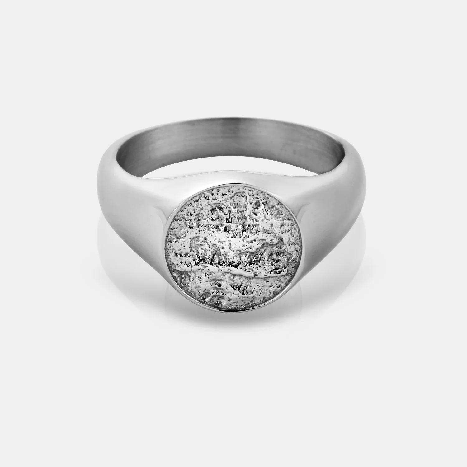 Hammered Signet Ring (Silver) - Image 2