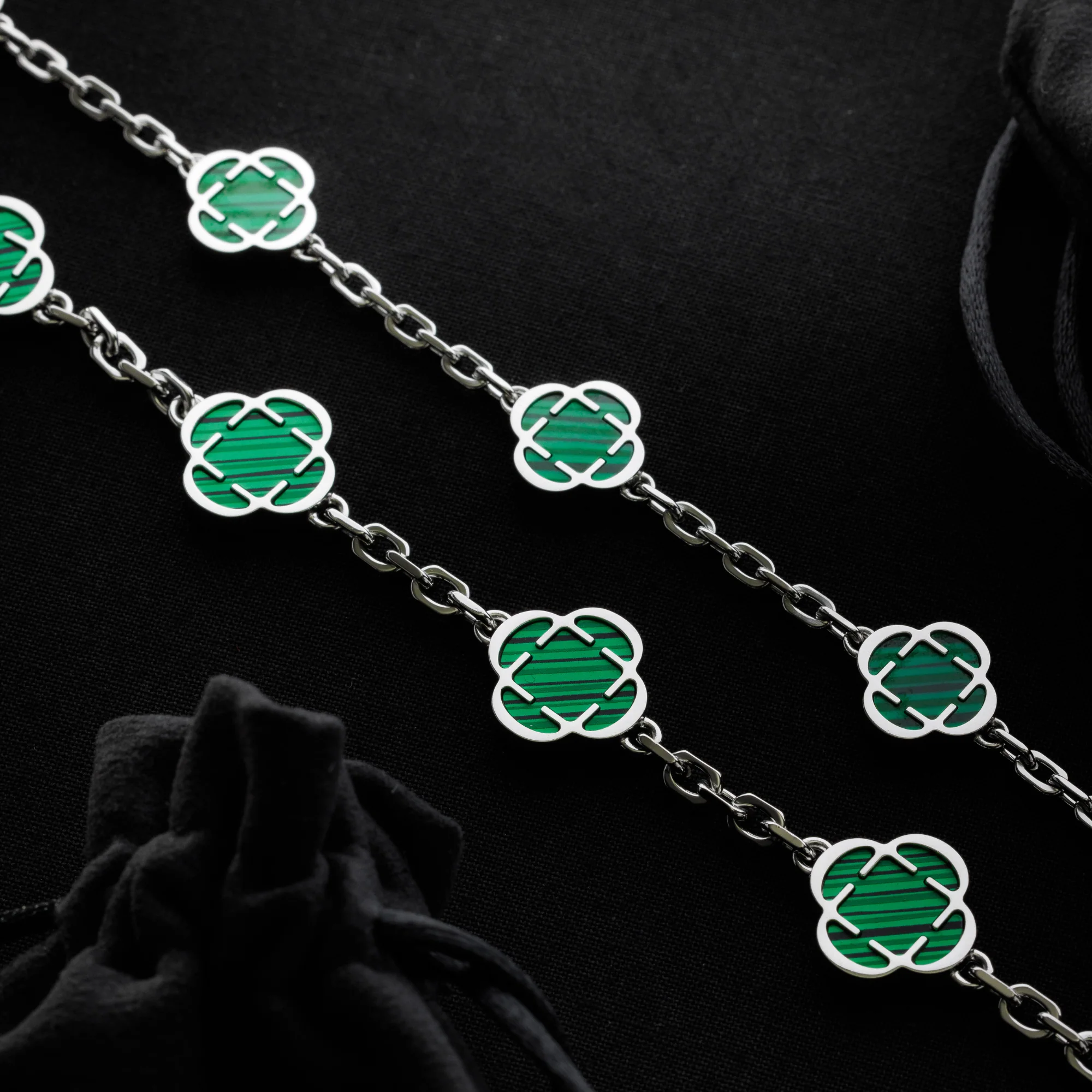 Malachite Clover Stone Necklace (Silver) - Image 3