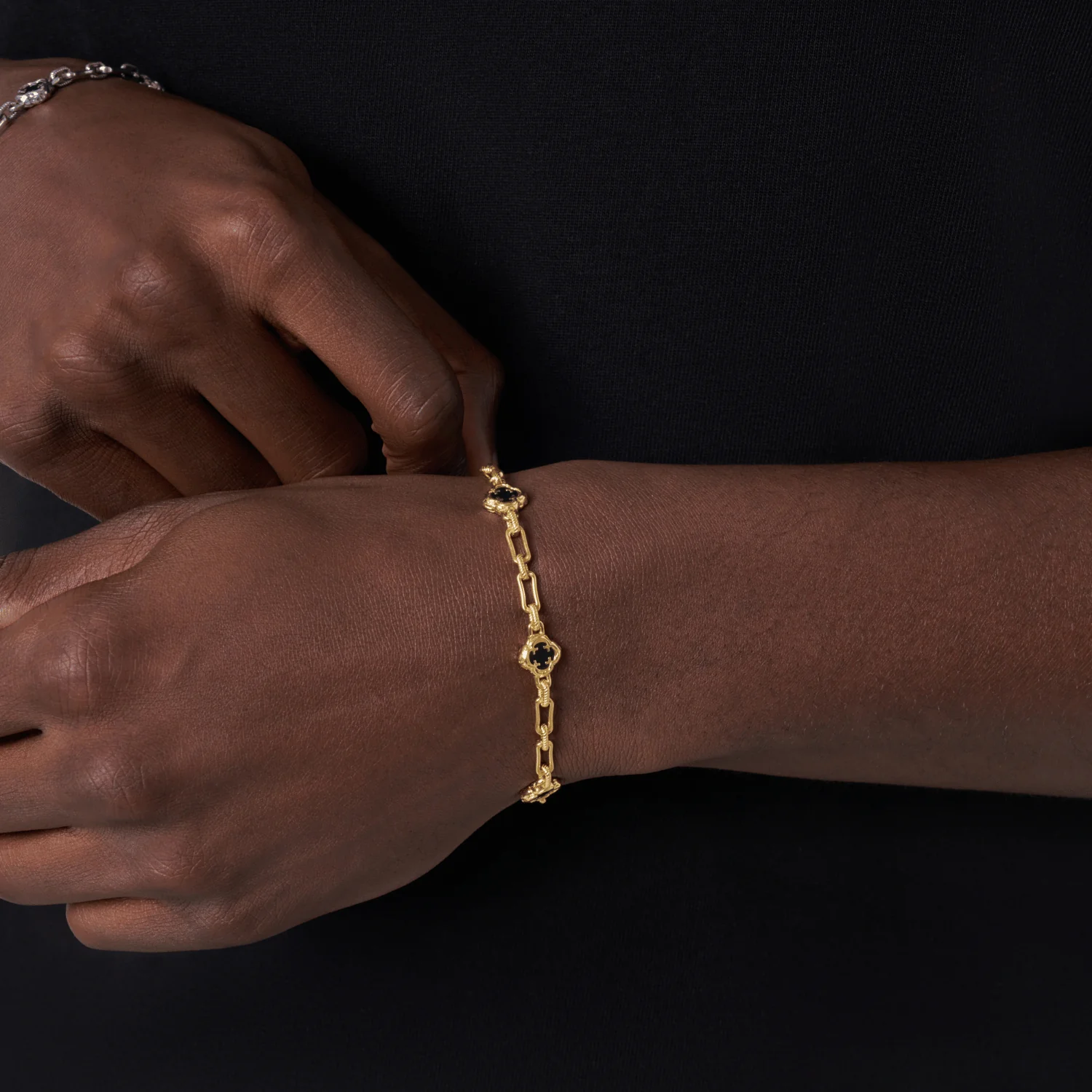 Melted Onyx Clover Stone Bracelet (18ct Gold) | Sterling Silver - Image 3