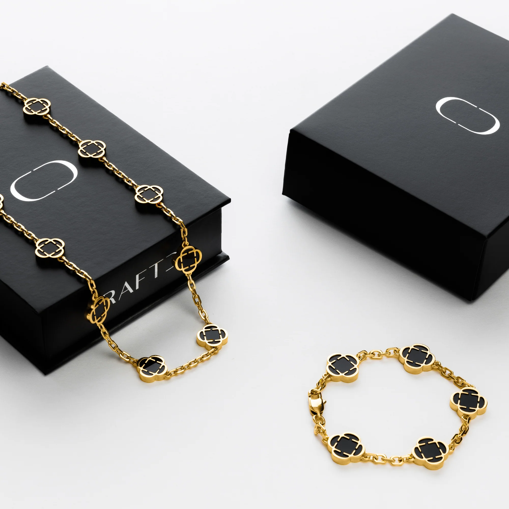 Onyx Clover Gift Set (Gold) - Image 2
