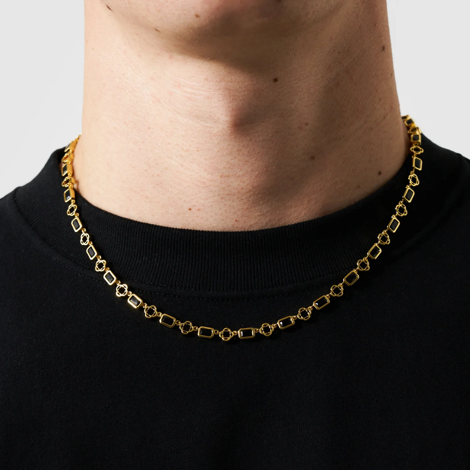 Onyx Gemstone Clover Necklace (Gold) - Image 2