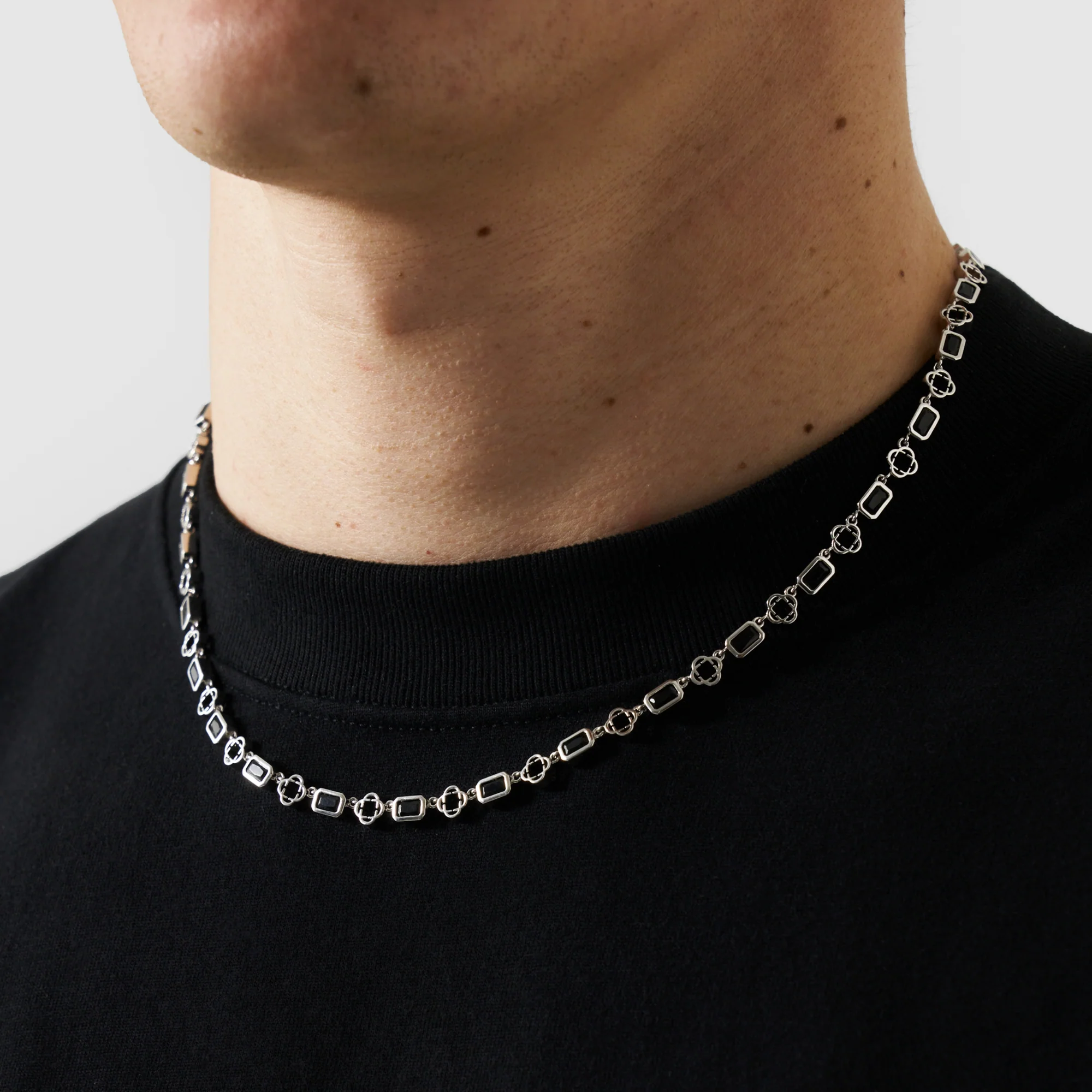 Onyx Gemstone Clover Necklace (Silver) - Image 3
