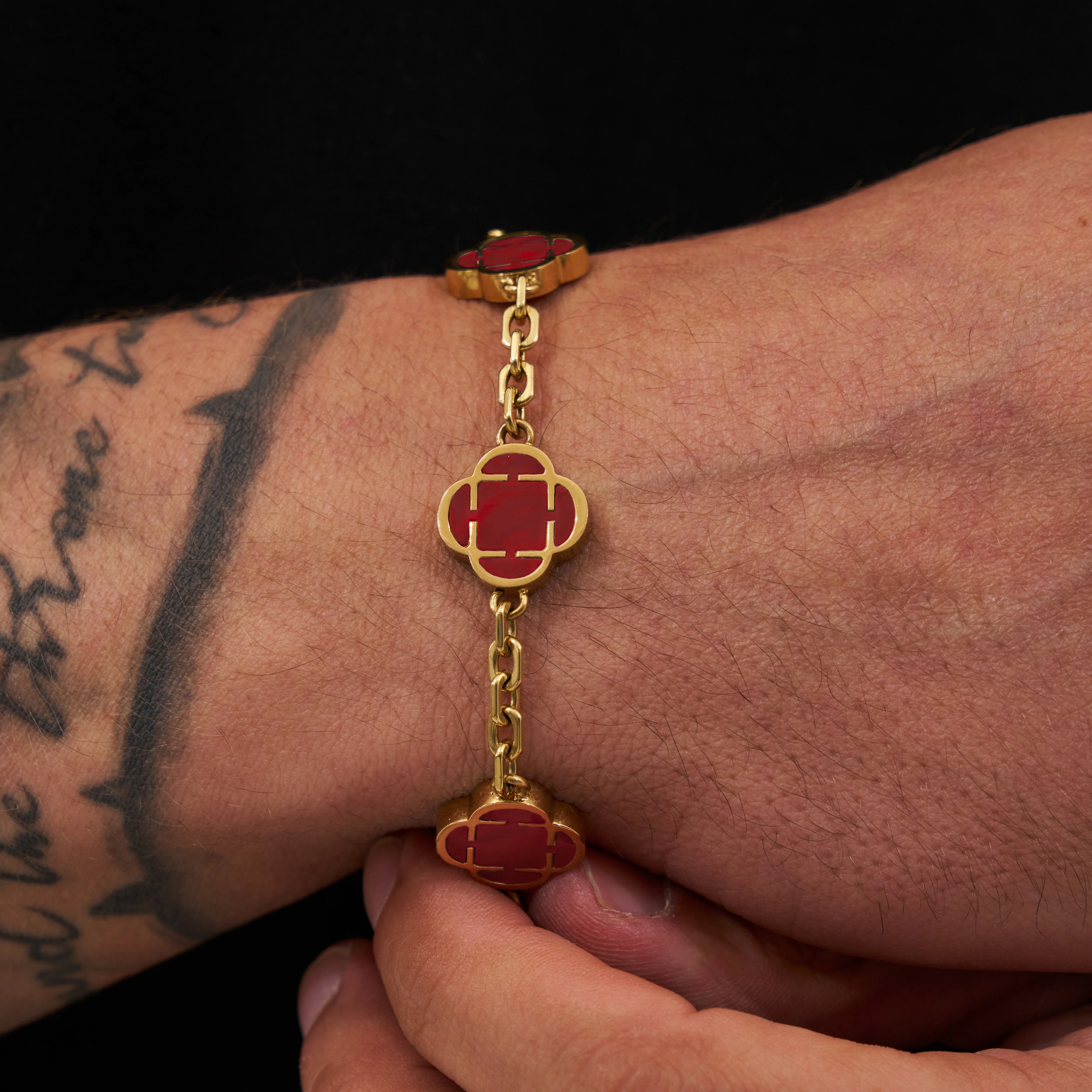 Red Clover Stone Bracelet (Gold) - Image 3