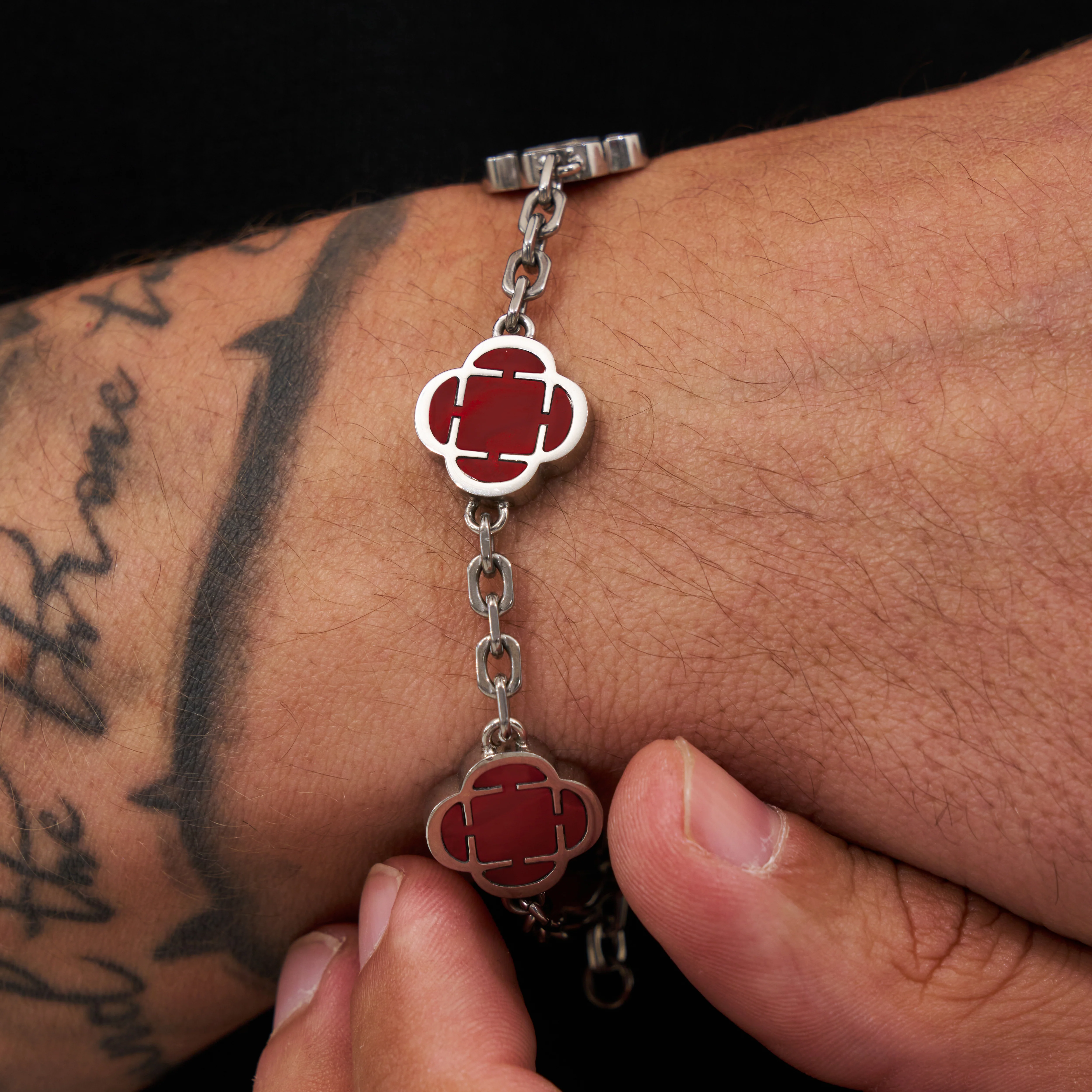 Red Clover Stone Bracelet (Silver) - Image 3