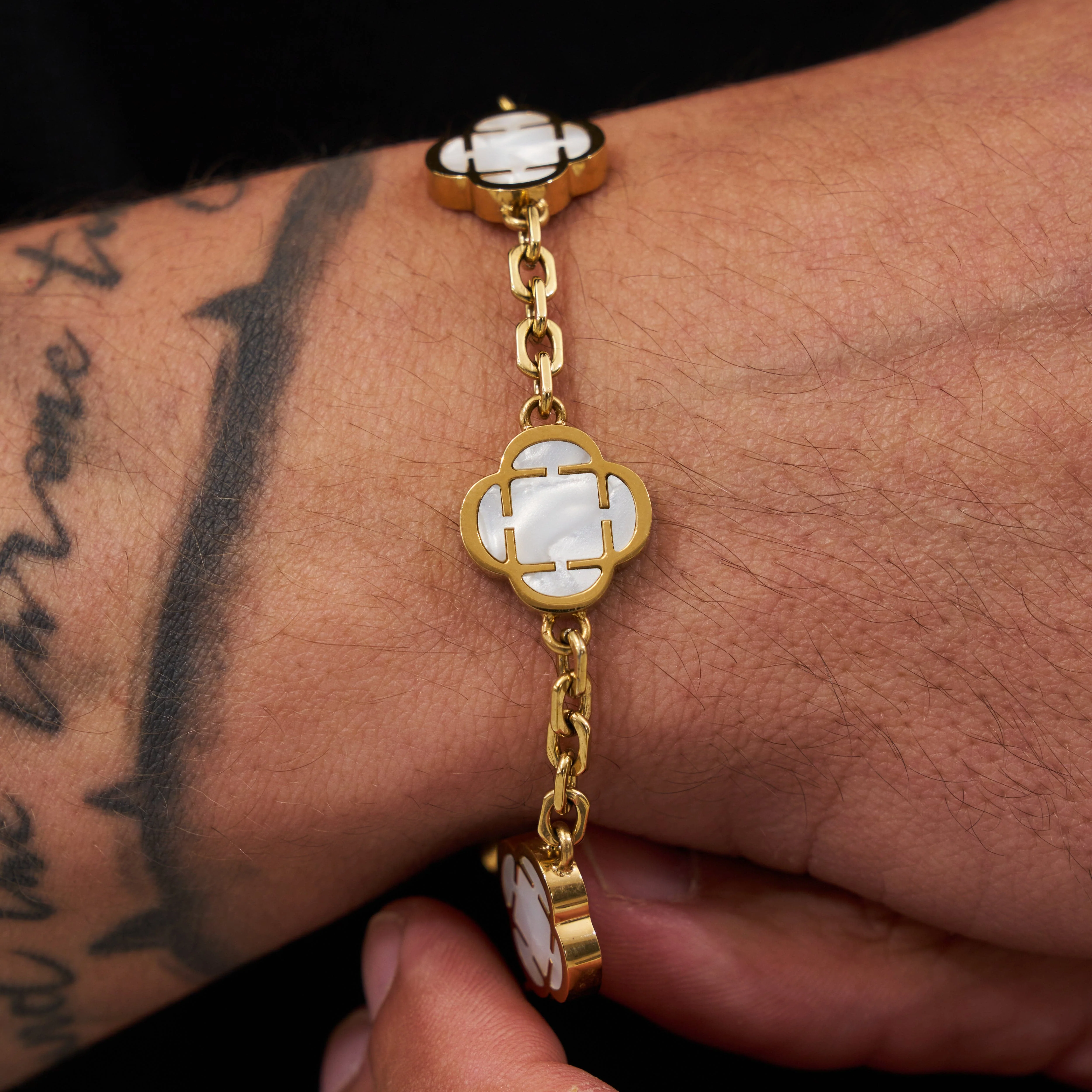 White Clover Stone Bracelet (Gold) - Image 3