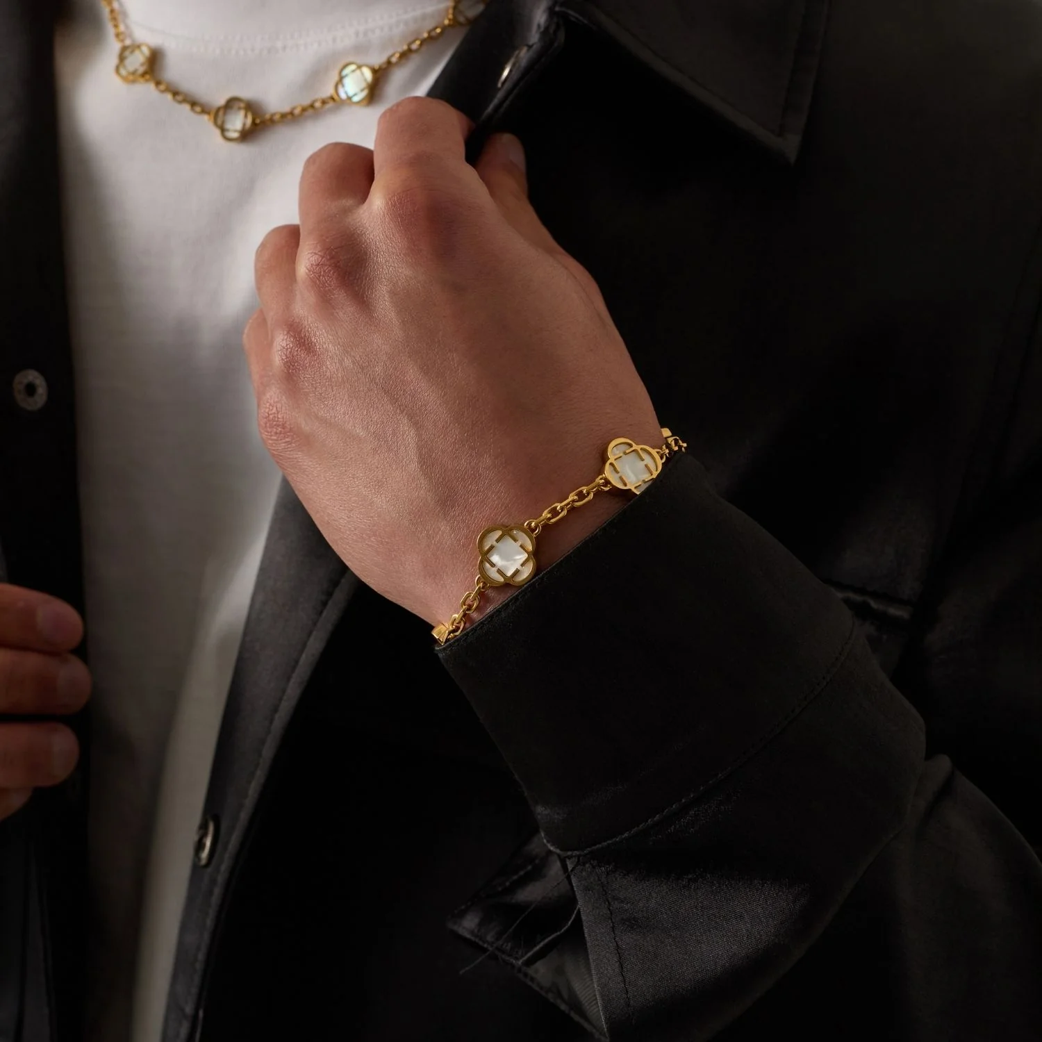 White Clover Stone Bracelet (Gold) - Image 5