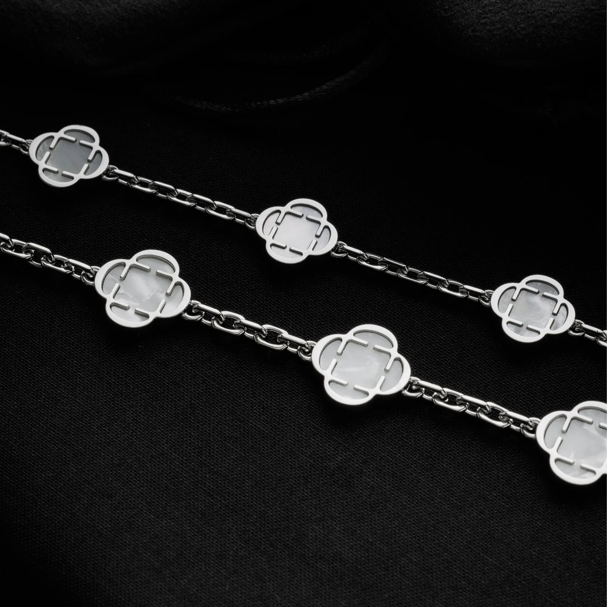 White Clover Stone Necklace (Silver) - Image 4